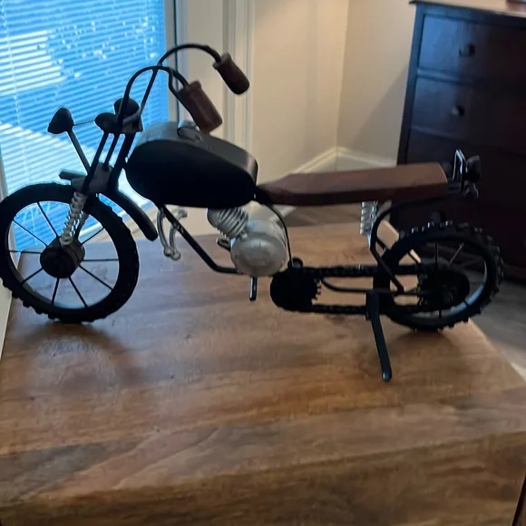 Vintage motorcycle - Picture 1 of 3